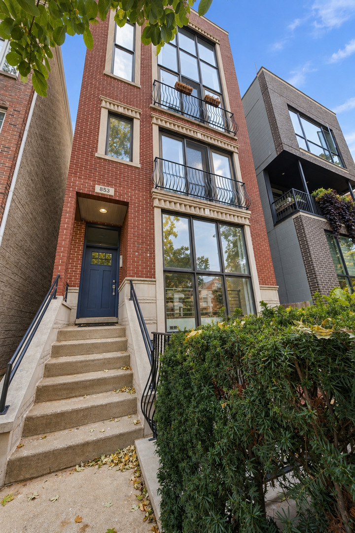 853 N Wood Street Unit 1 — photo
