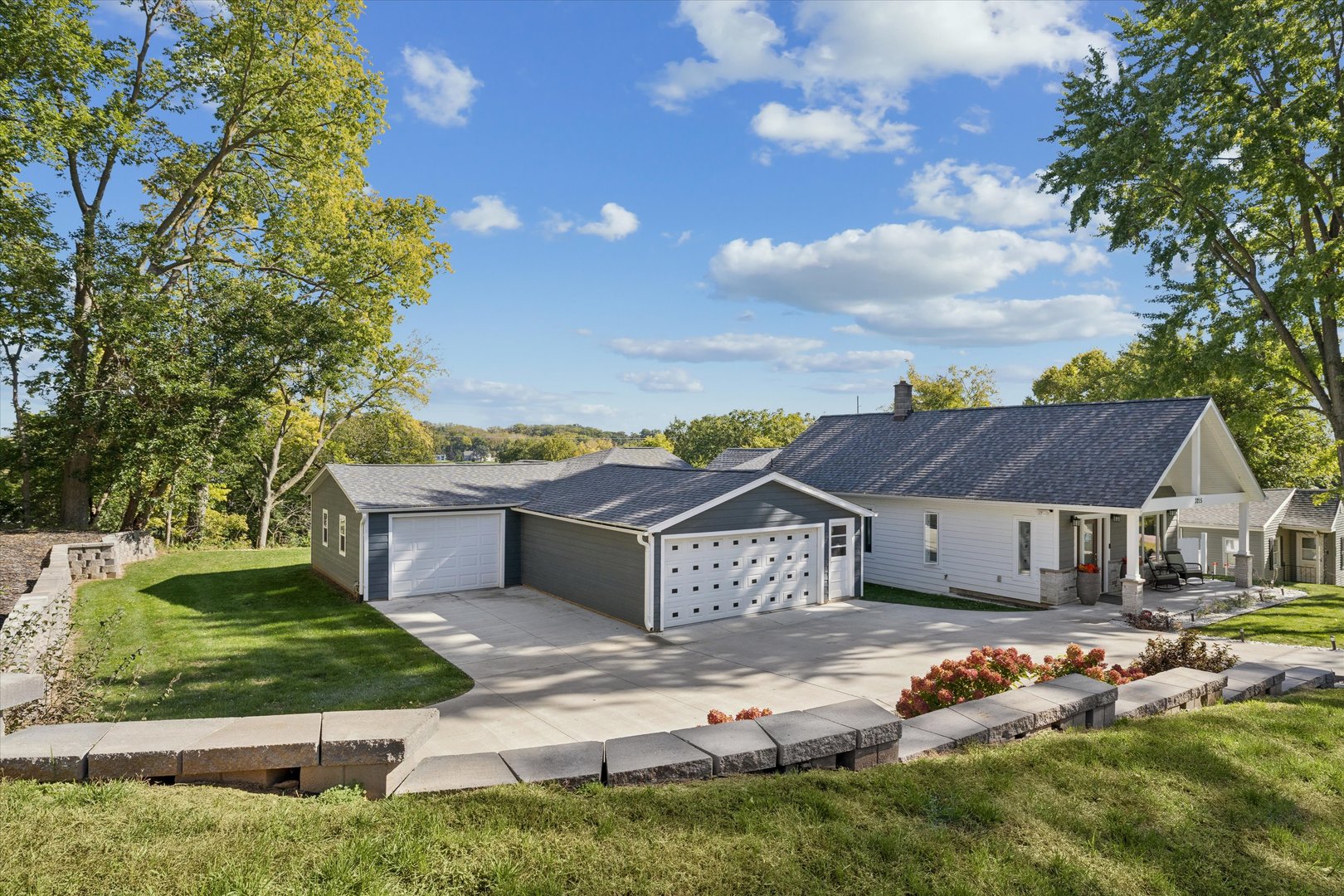 3215 Garfield Street, Clinton, IA 52732 | Realty.com