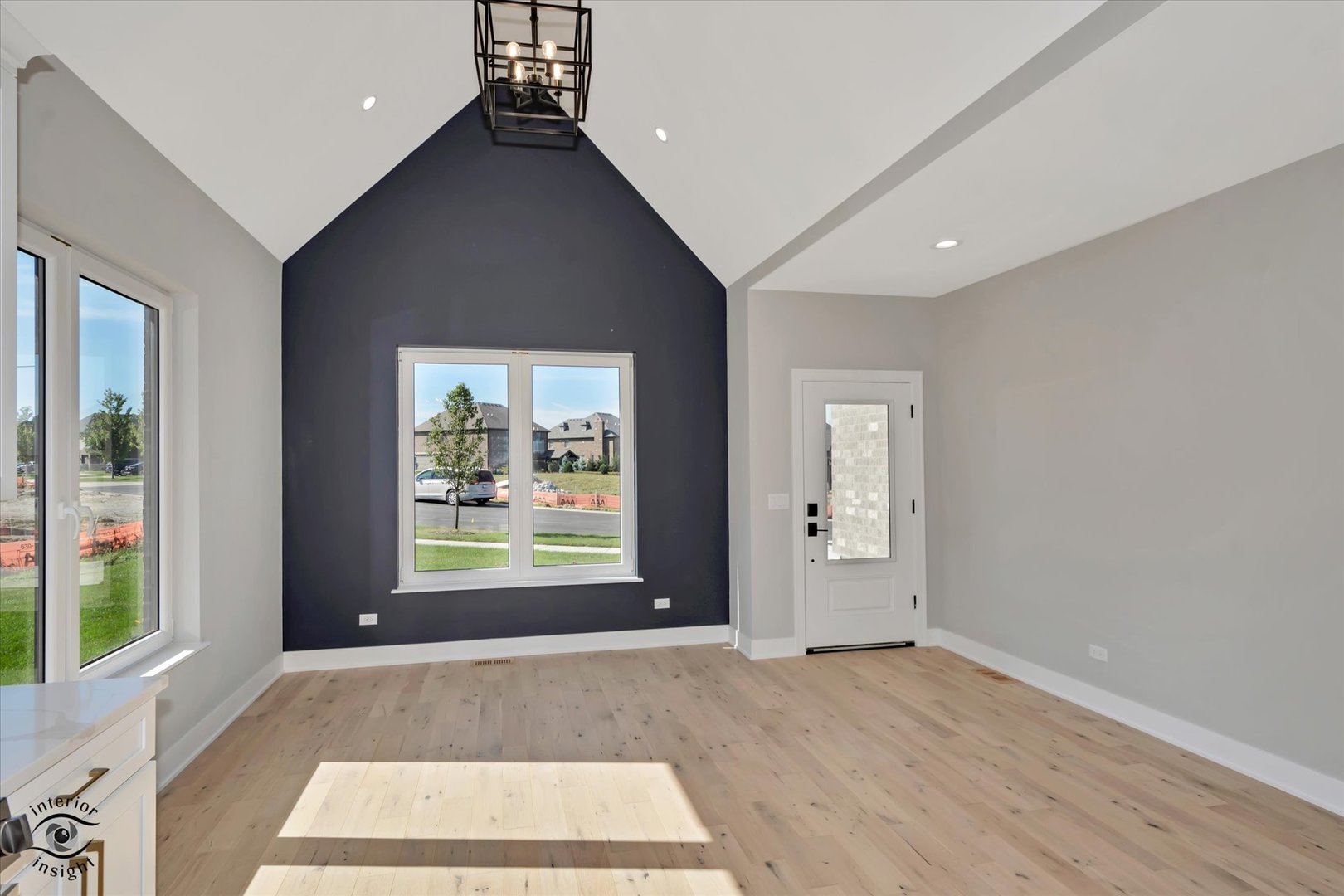 Home in Lemont, IL 60439 — photo 2