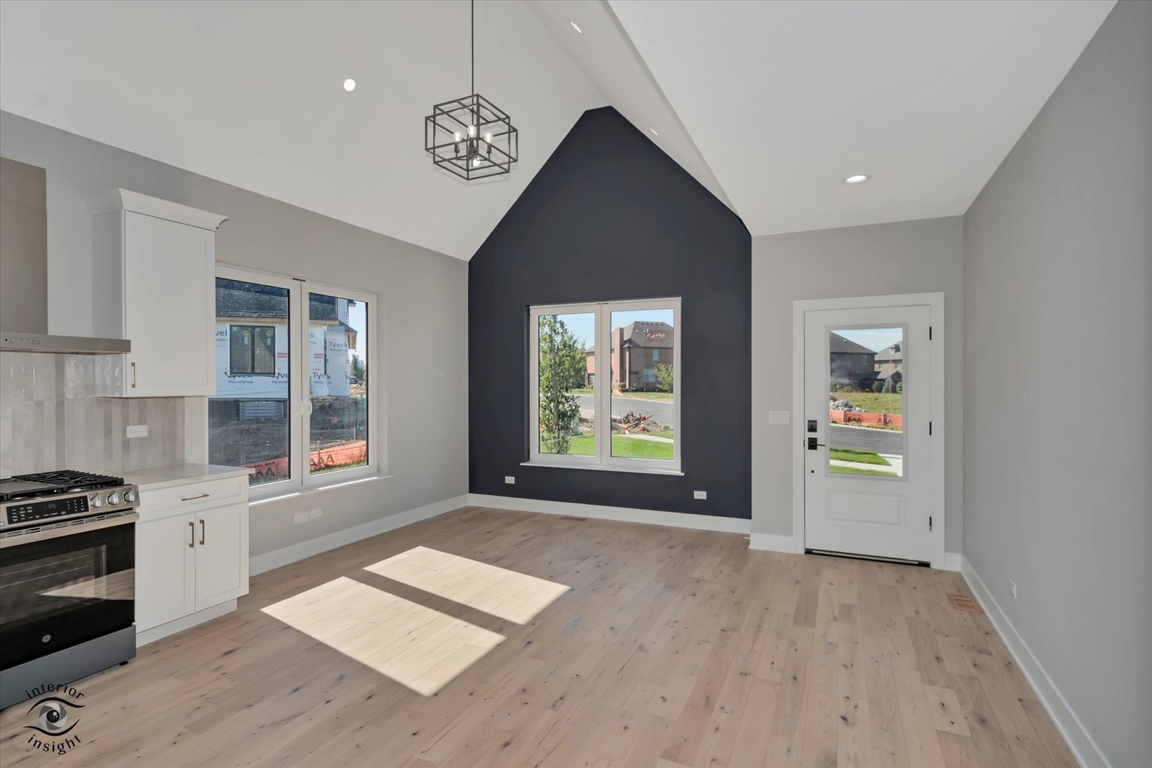 Home in Lemont, IL 60439 — photo 3