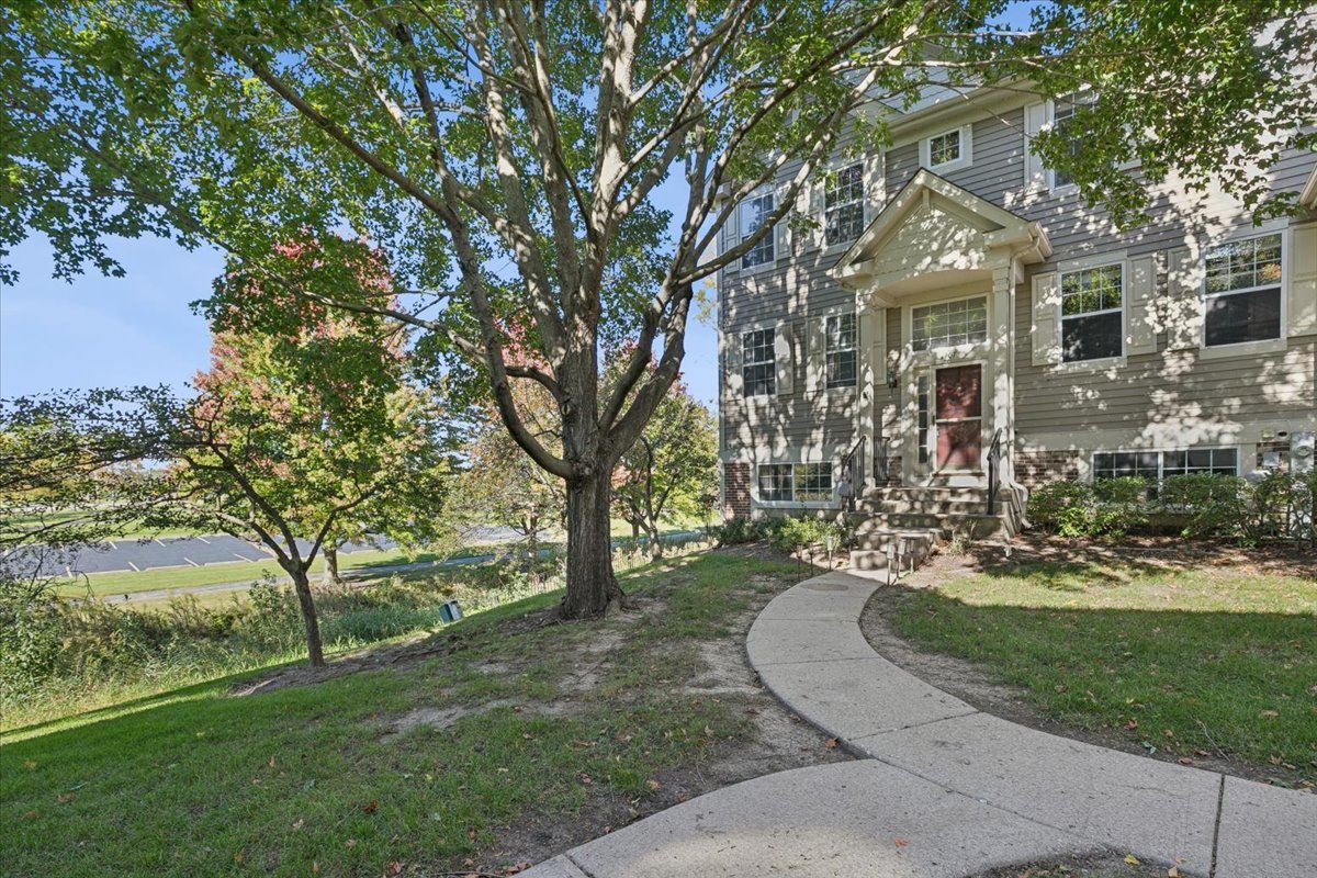 1107 Manchester Circle — photo