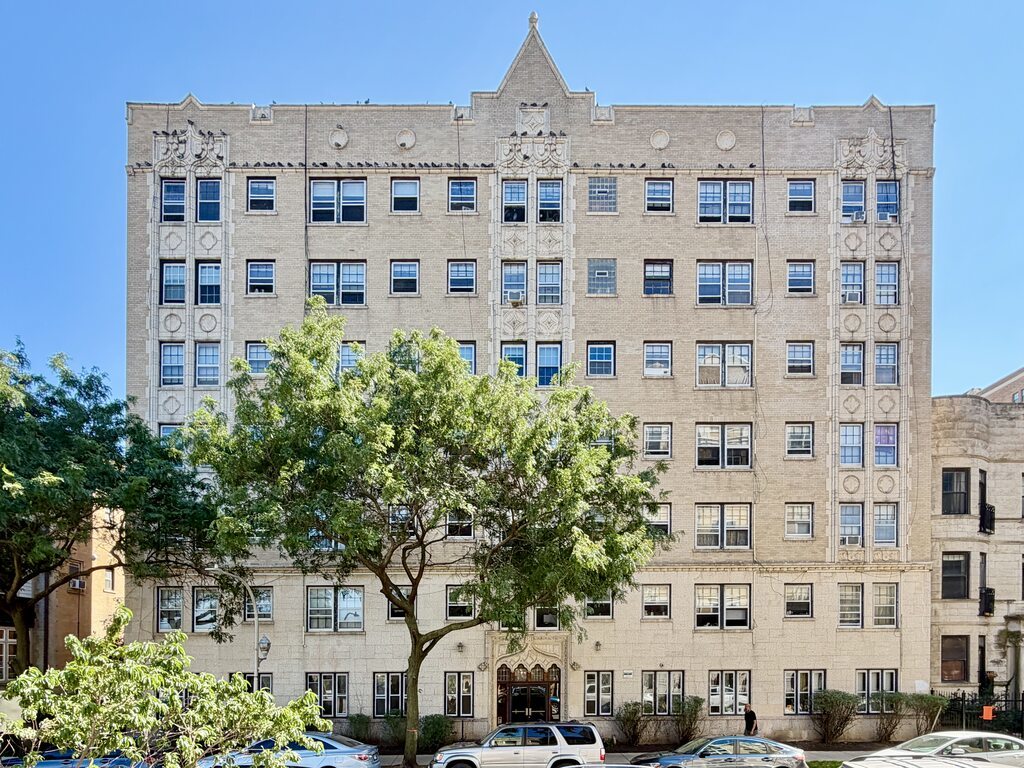 917 W Eastwood Avenue Unit 107 — photo