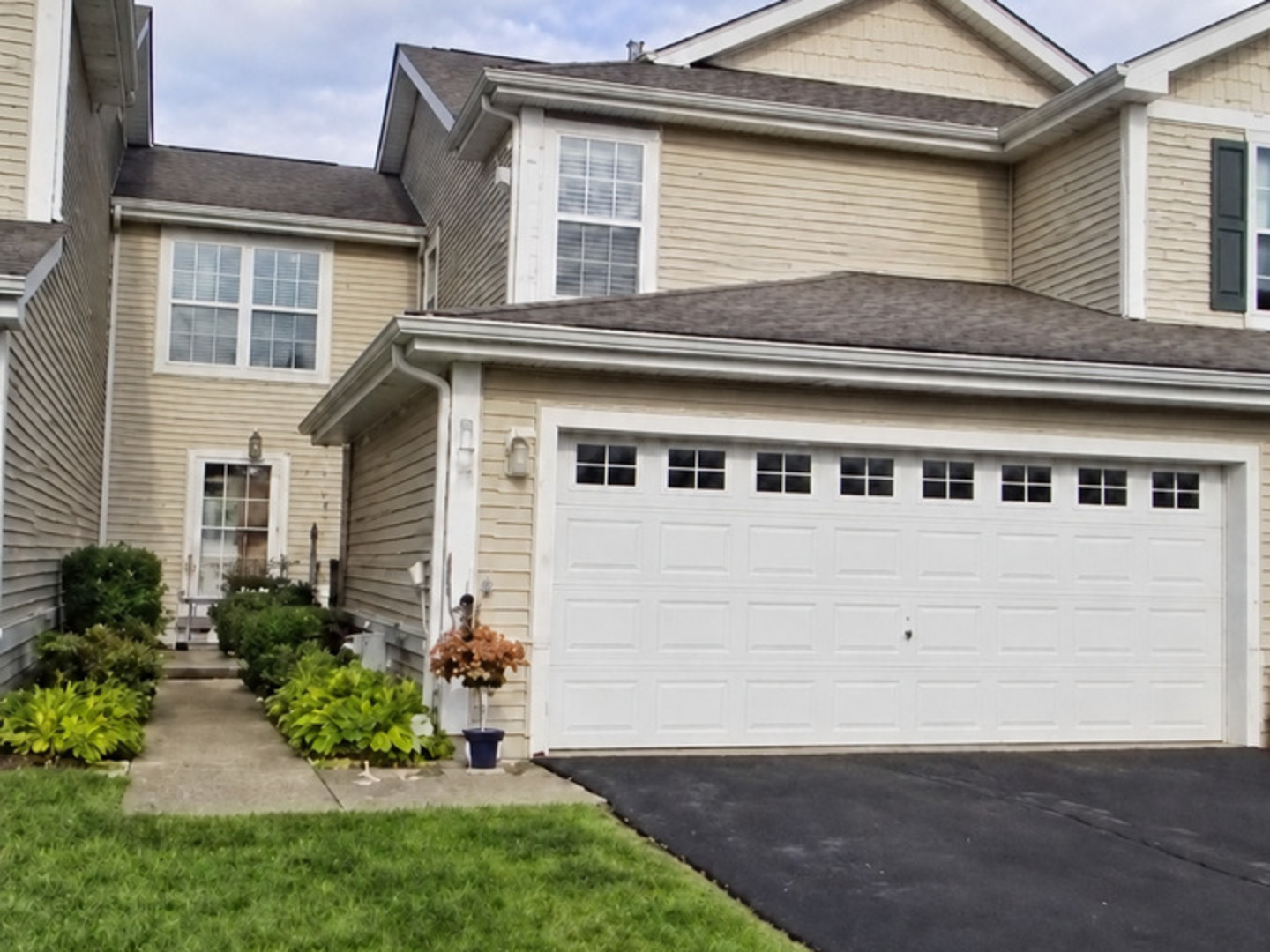 425 N Carlisle Court — photo