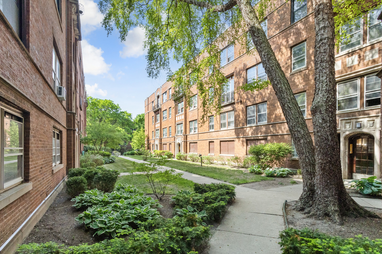 1554 W Juneway Terrace Unit 2R — photo