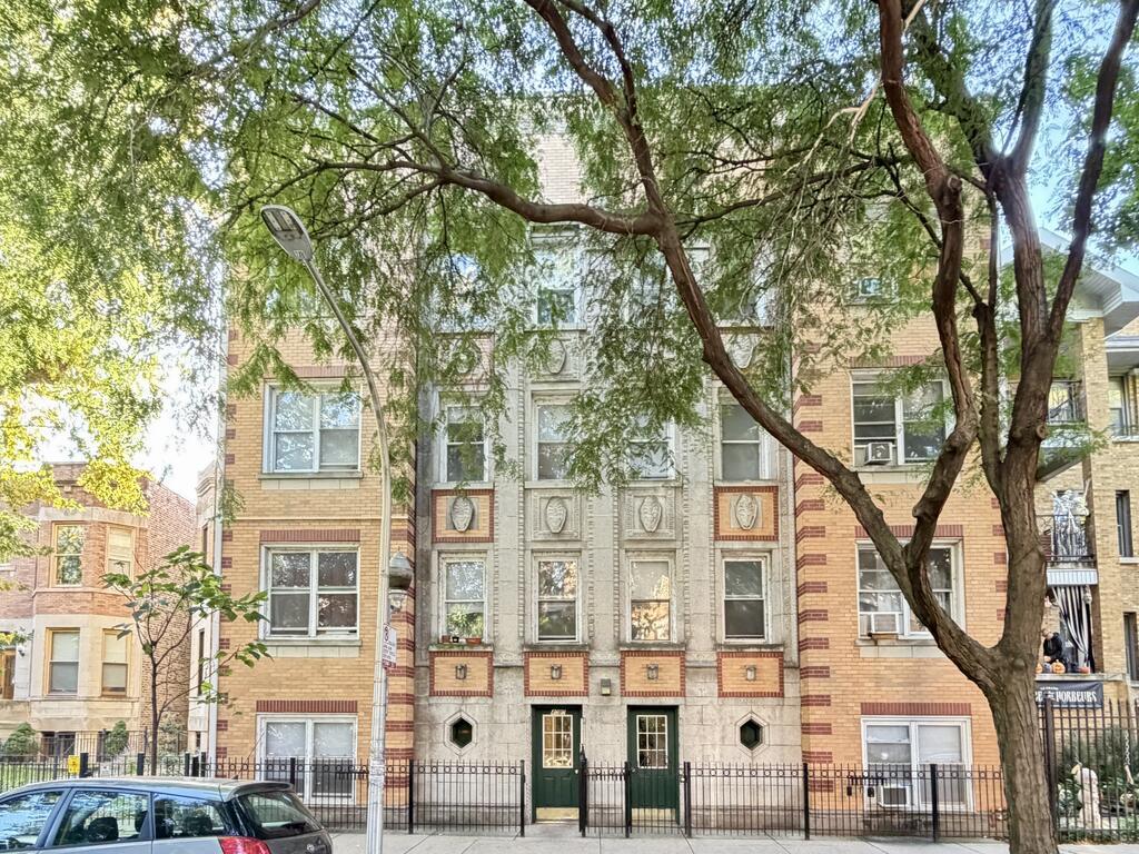 4060 N Kenmore Avenue Unit 211 — photo