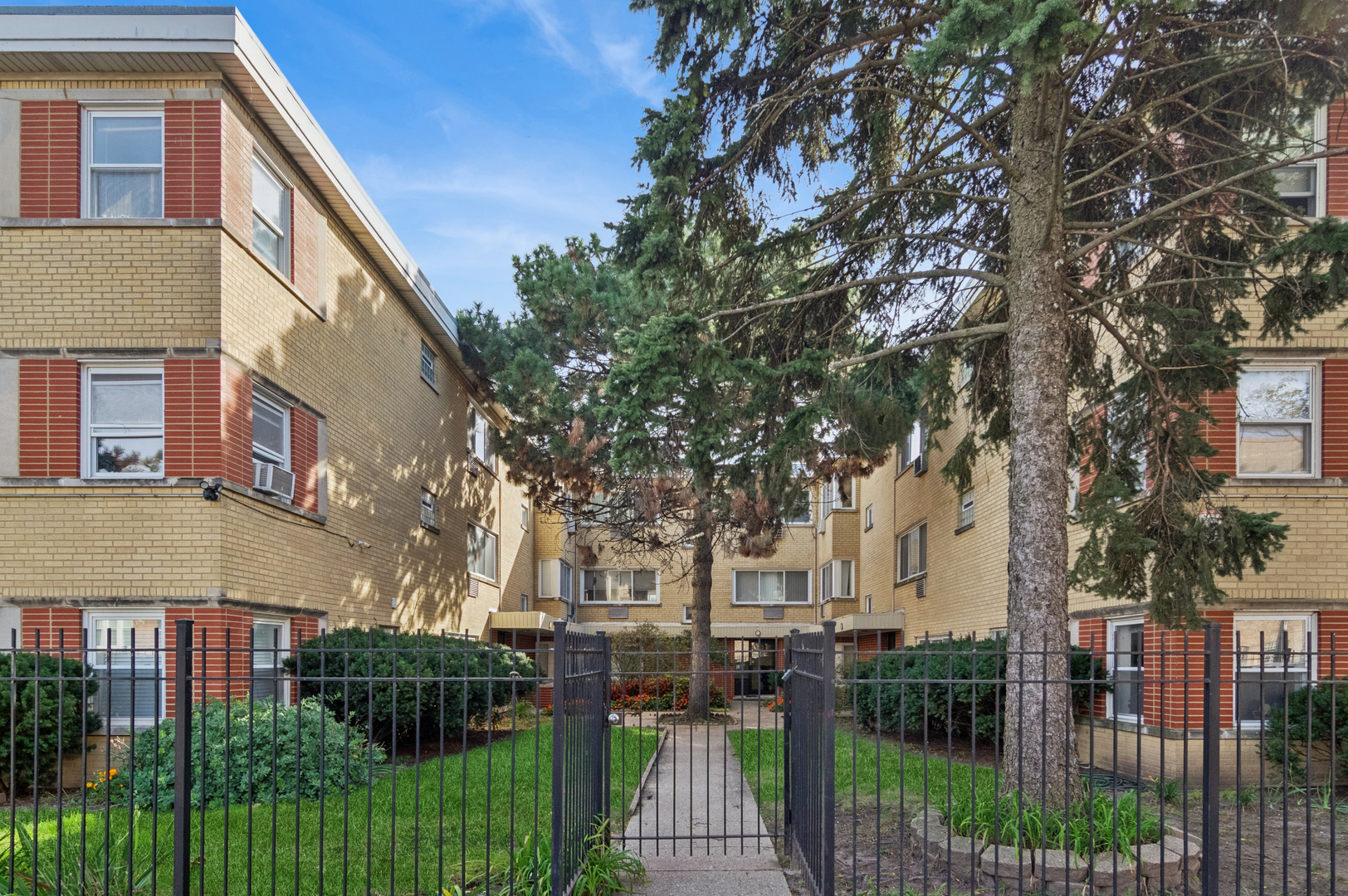 7315 N Oakley Avenue Unit 2a — photo