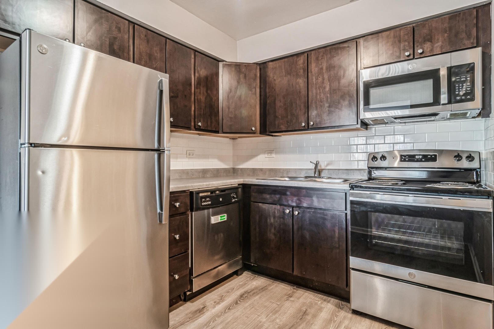 Home in Oak Park, IL 60301 — photo 3