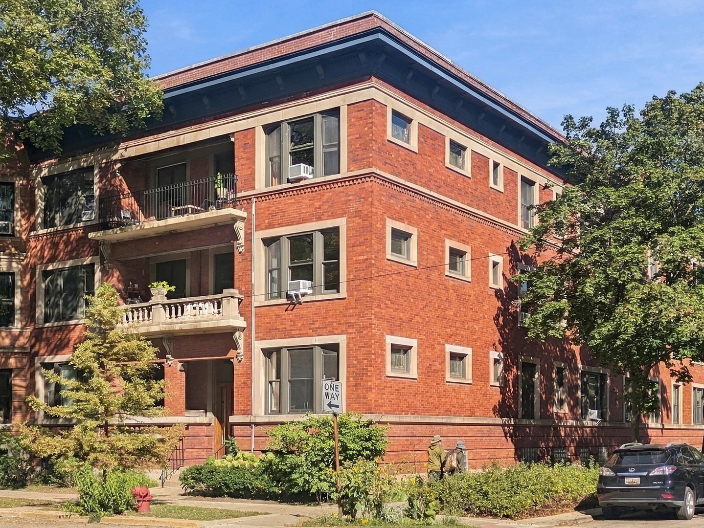 5559 S Blackstone Avenue Unit 3 — photo