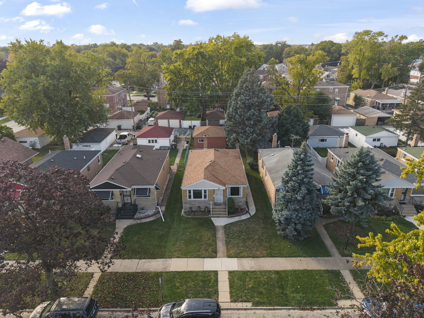 Home in Bellwood, IL 60104 — photo 2