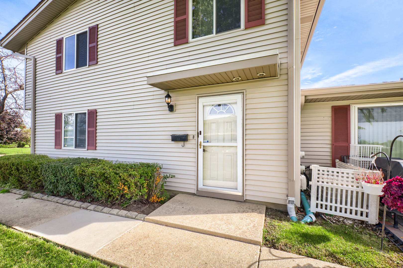 945 Shattuck Lane Unit 0 — photo