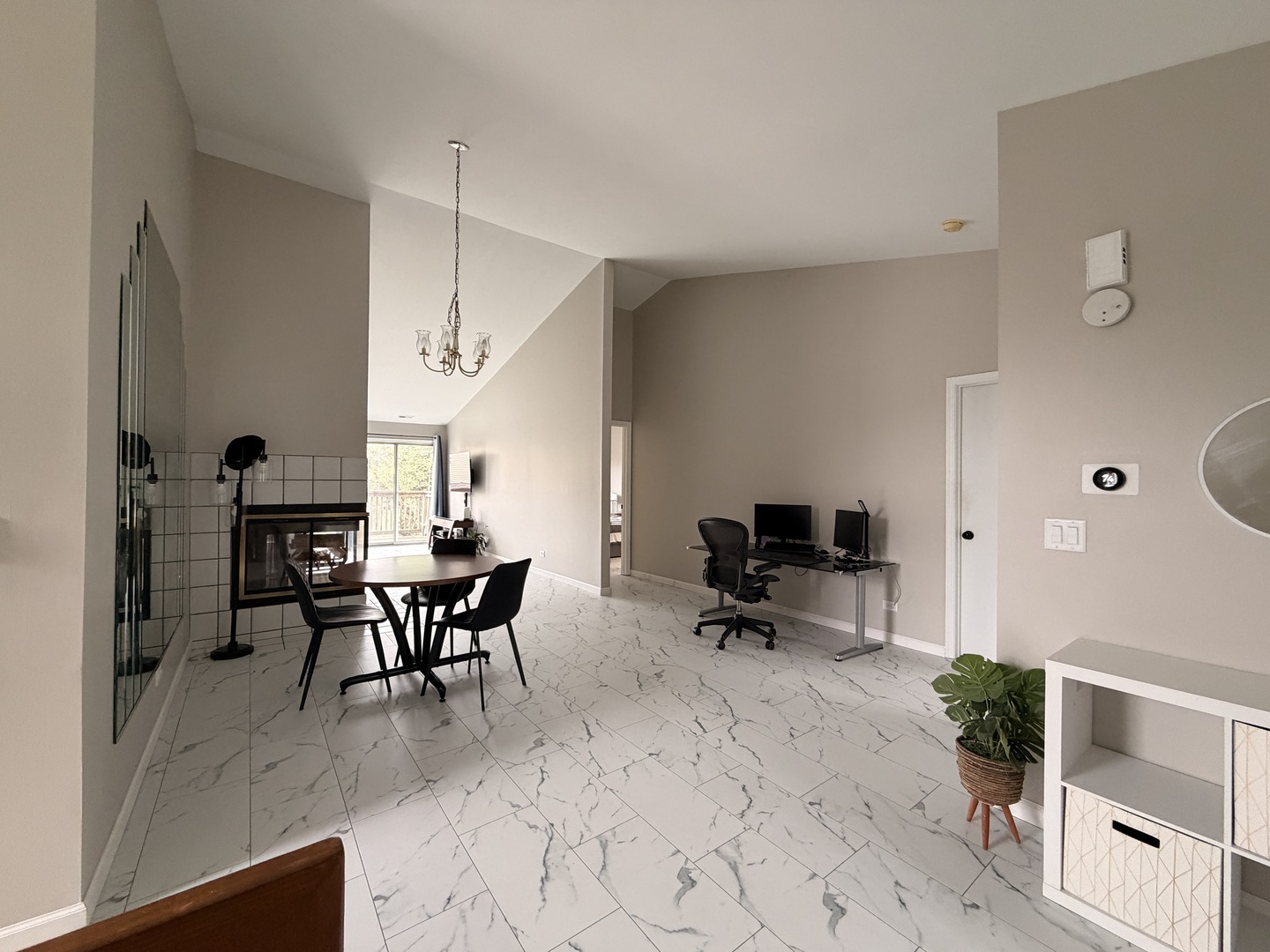 159 Winchester Drive Unit B — photo
