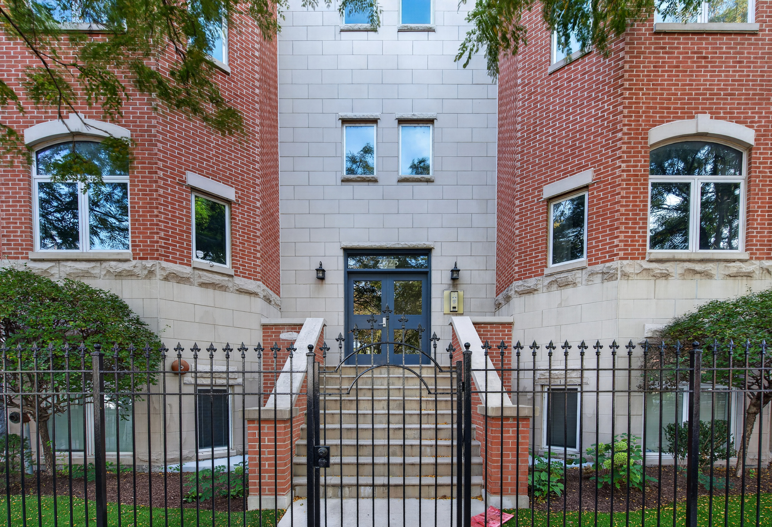 2625 N Ashland Avenue Unit 1a — photo
