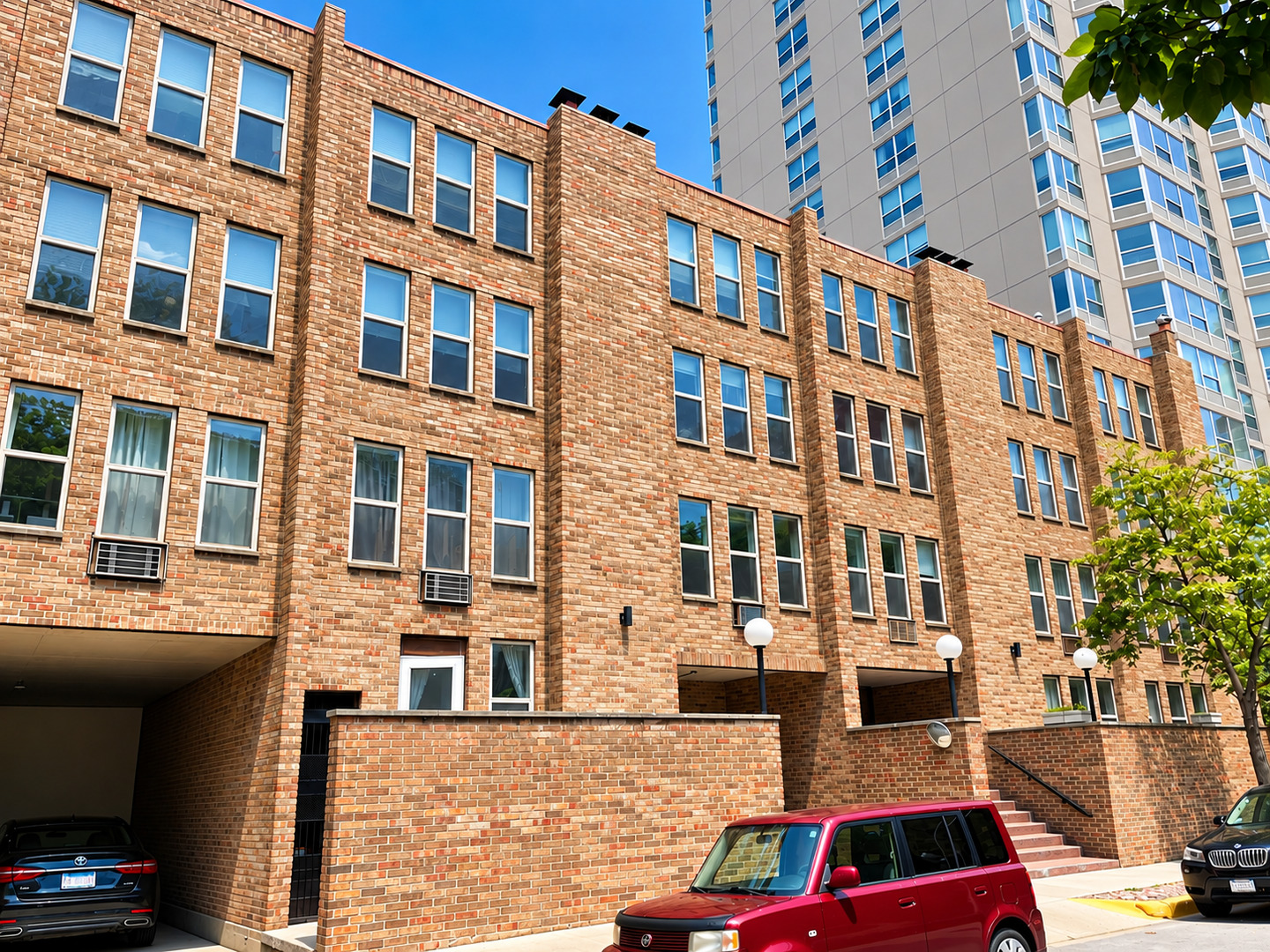 744 W Gordon Terrace Unit 107 — photo