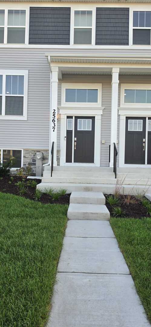 25637 W Wakefield Drive — photo
