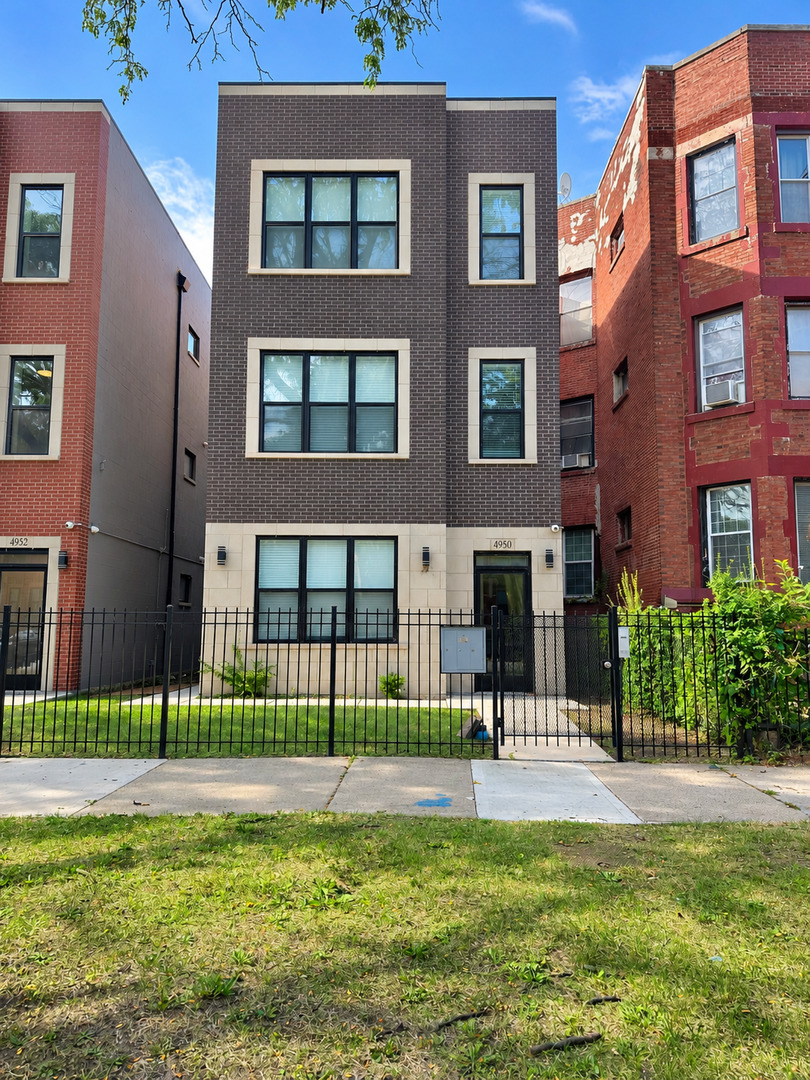 4950 S Michigan Avenue Unit 3 — photo