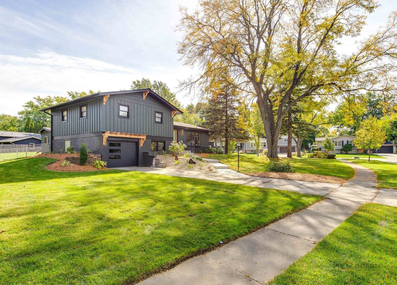 6955 Parkview Drive — photo