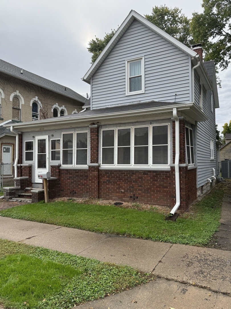 606 W 3rd Street — photo