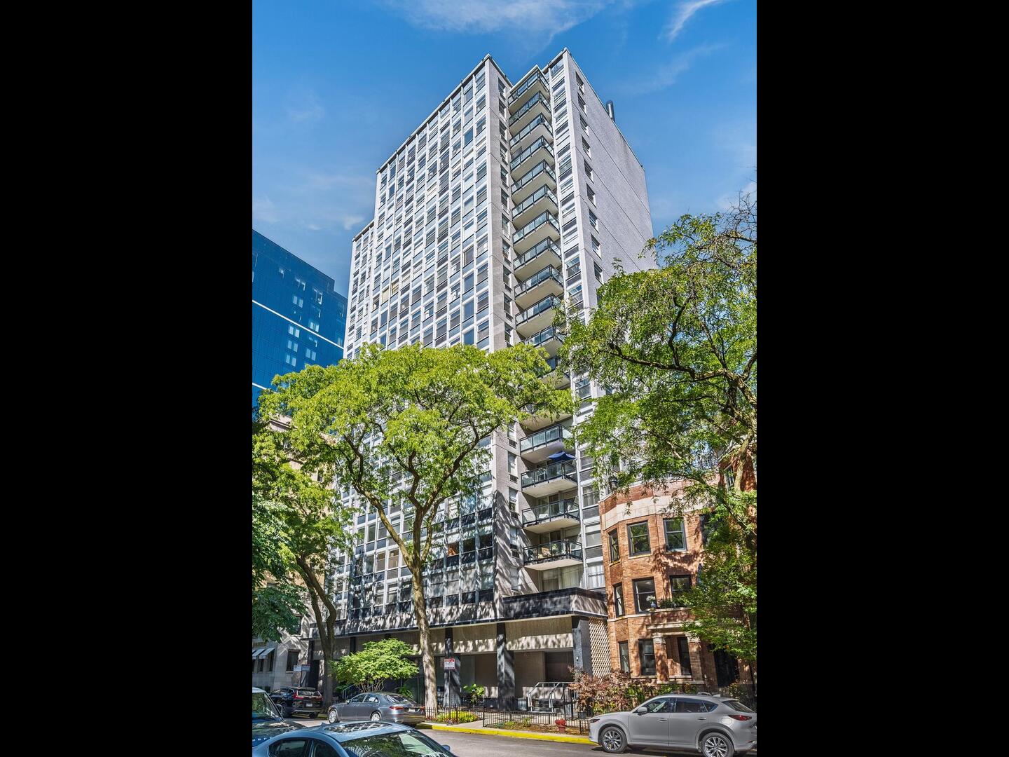 30 E Elm Street Unit 18B — photo
