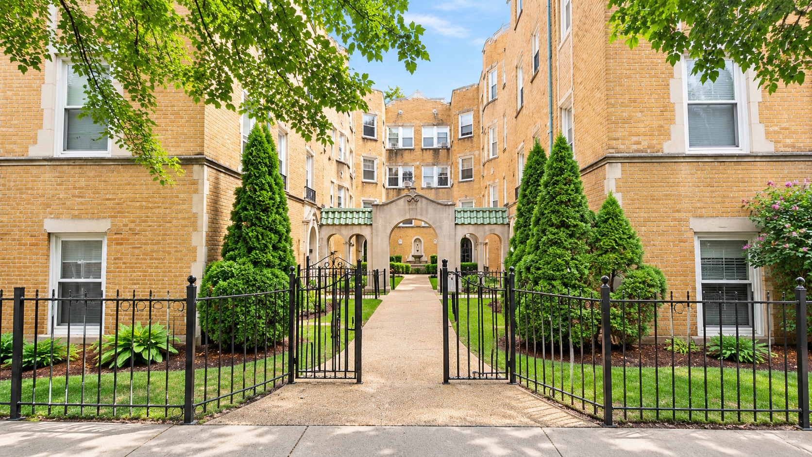 6414 N Newgard Avenue Unit 1E — photo