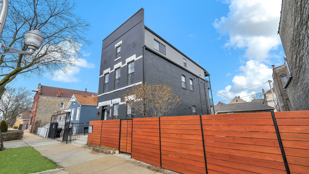 2704 W 24th Place Unit 1 — photo