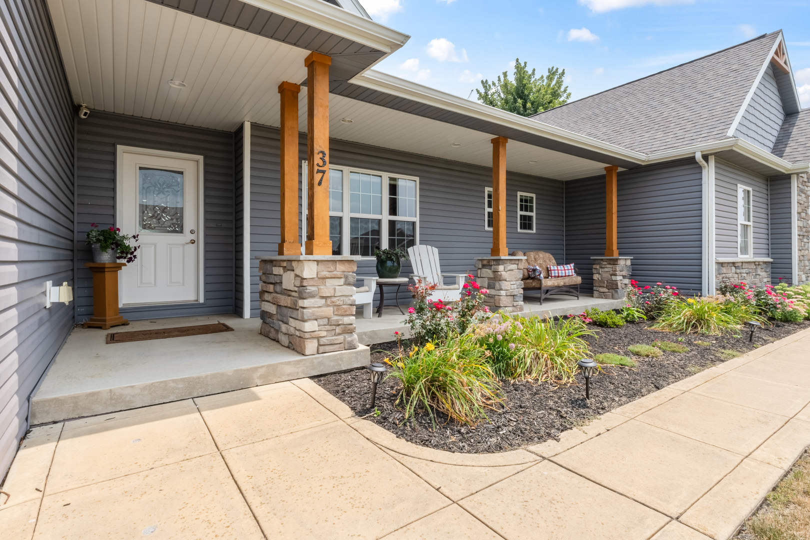 37 River, Downs, IL 61736 — photo 3