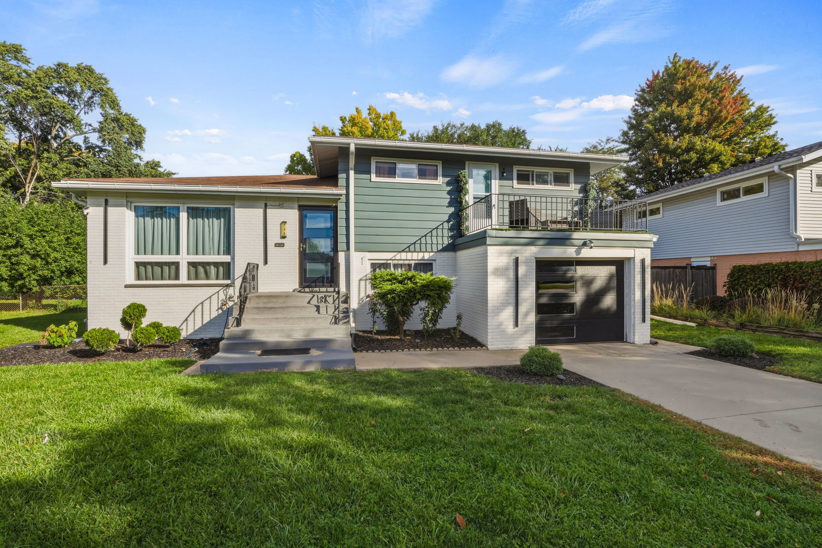135 Julie Drive — photo