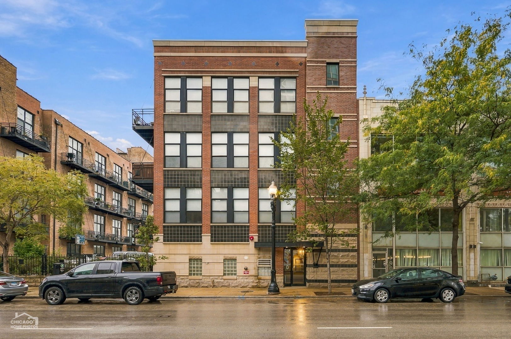 1910 S Michigan Avenue Unit 303 — photo
