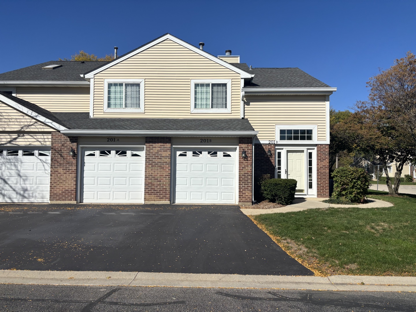 201 Brittany Drive Unit a — photo