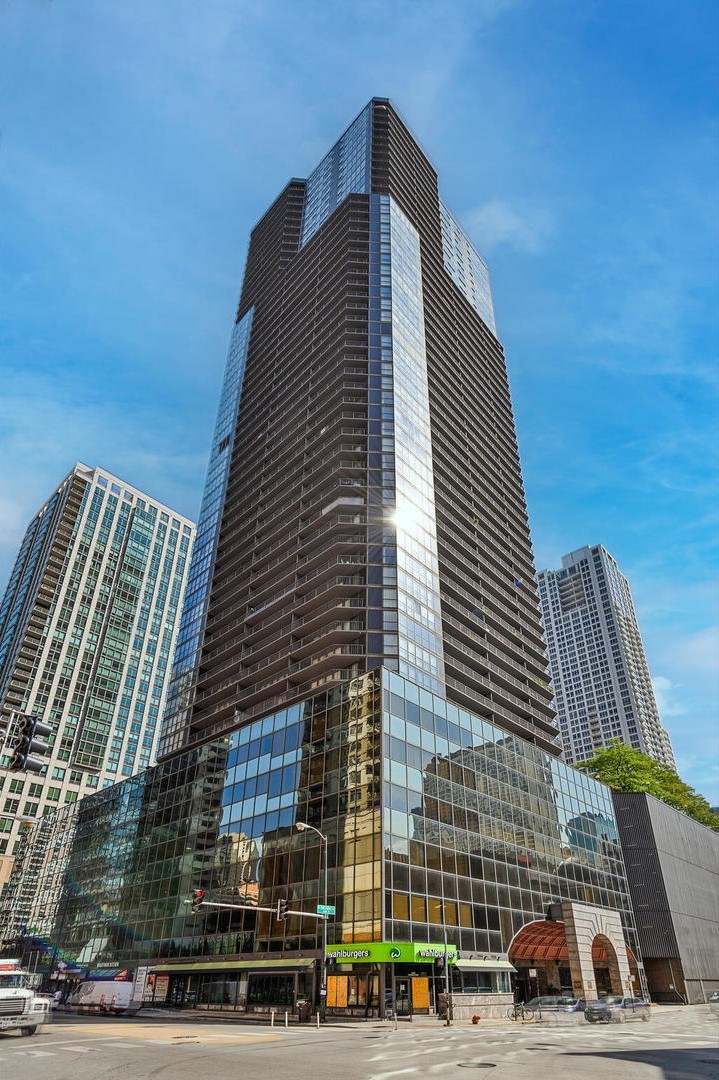 10 E Ontario Street Unit 4705 — photo