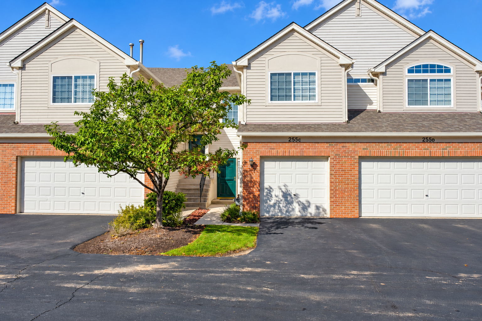 255 Thornwood Way Unit C — photo
