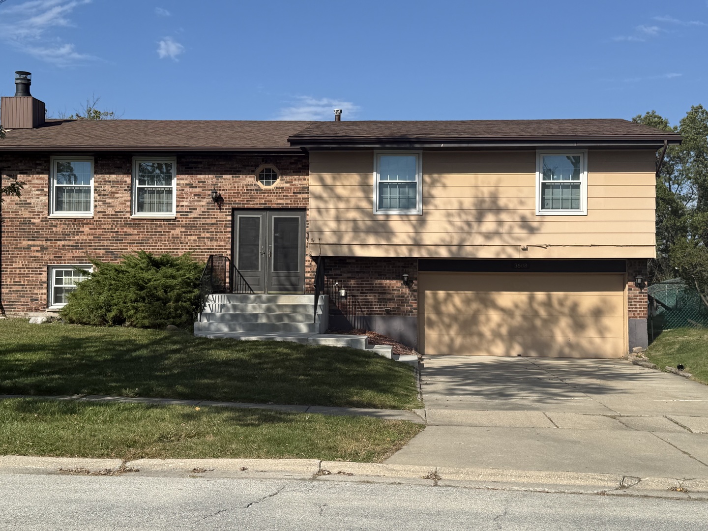 3608 Laurel Lane — photo