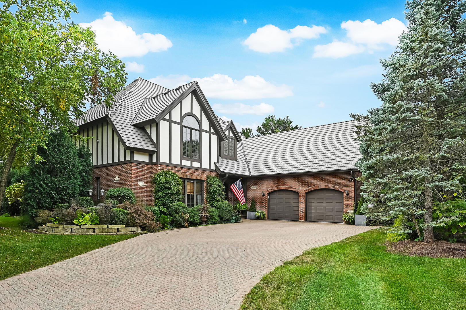 704 Kenmare Drive — photo