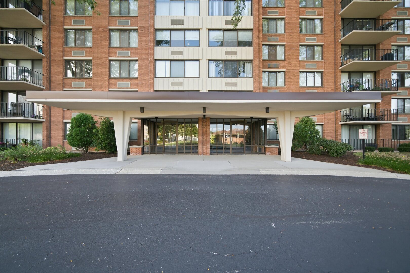 2000 Saint Regis Drive Unit 7J — photo
