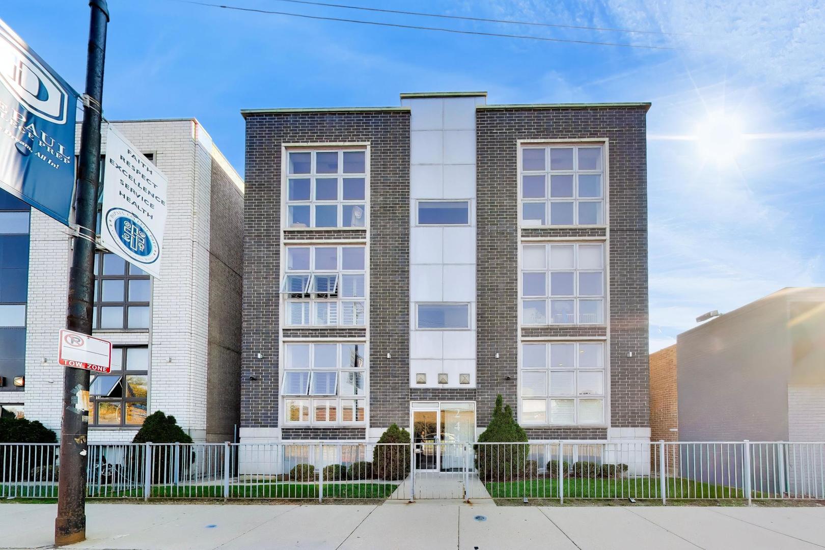 2441 W Belmont Avenue Unit 3W — photo