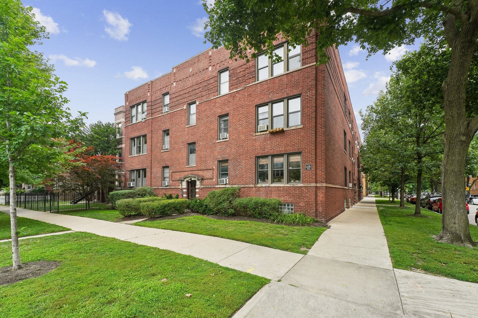 4956 N Winchester Avenue Unit 2 — photo