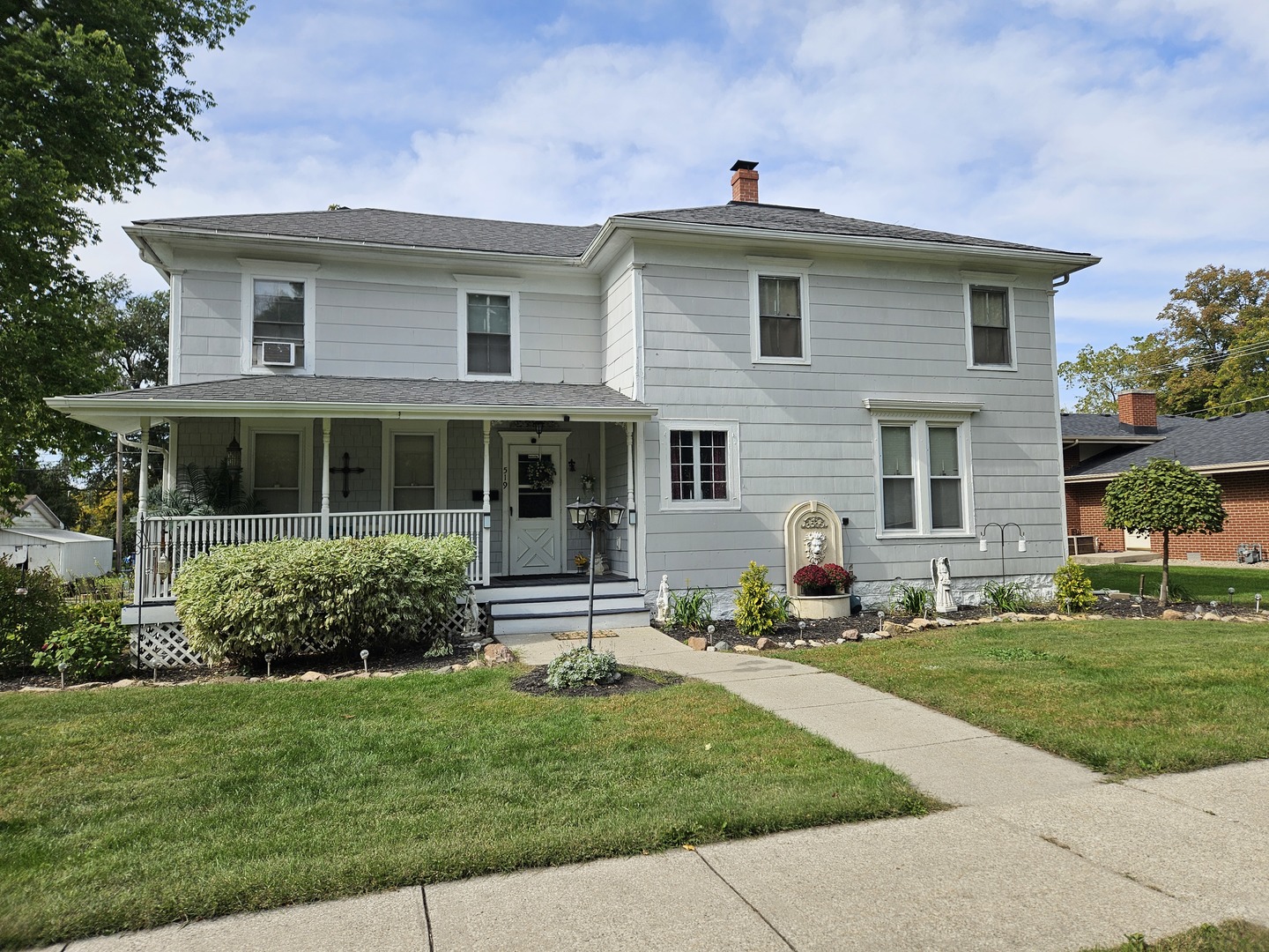519 N Locust Street — photo