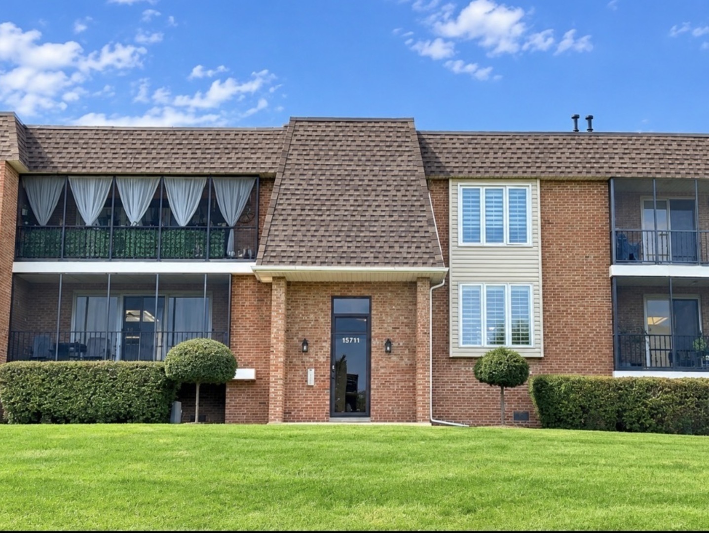 15711 Foxbend Court Unit 1S — photo