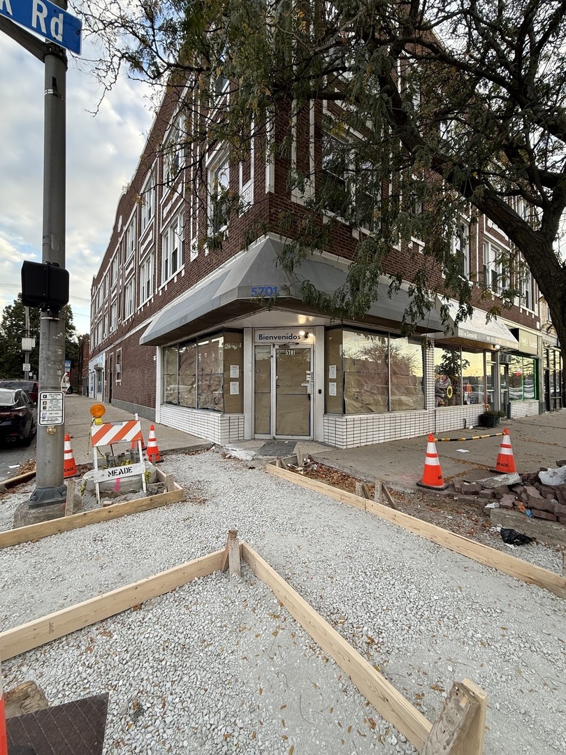 5701 W Cermak Road Unit 5701 — photo
