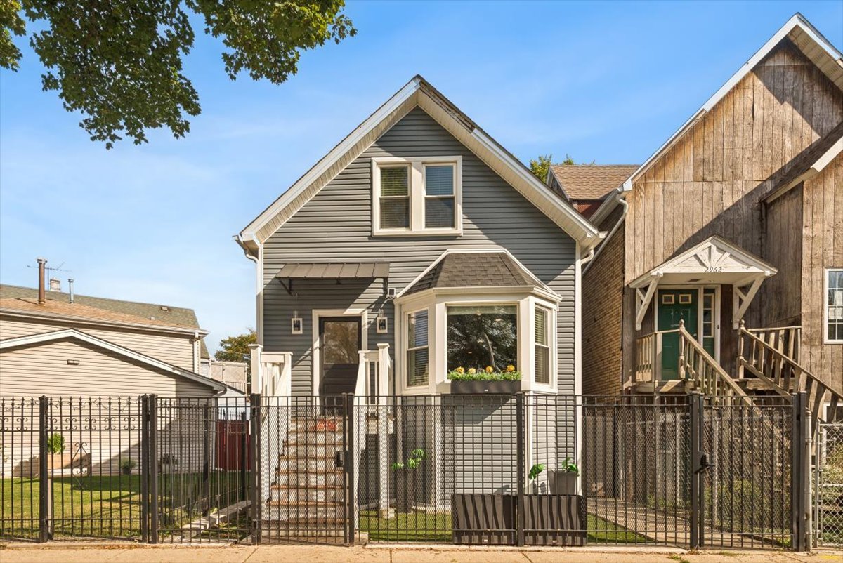 2966 W Nelson Street — photo