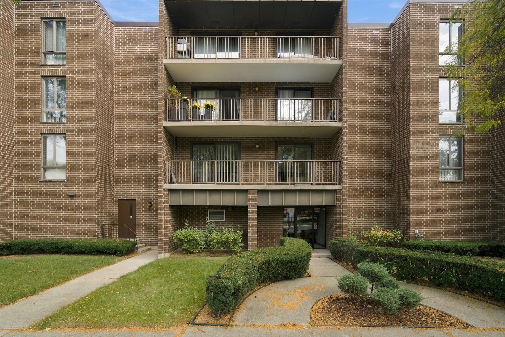 8350 W Addison Street Unit 106 — photo