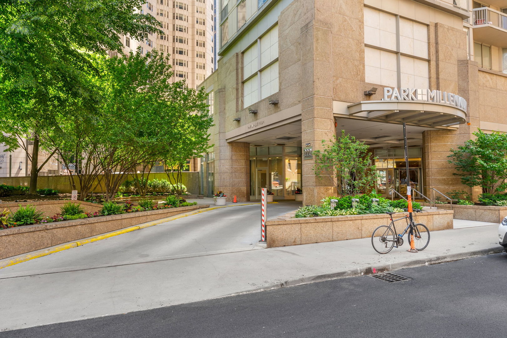 222 N Columbus Drive Unit 2207 — photo