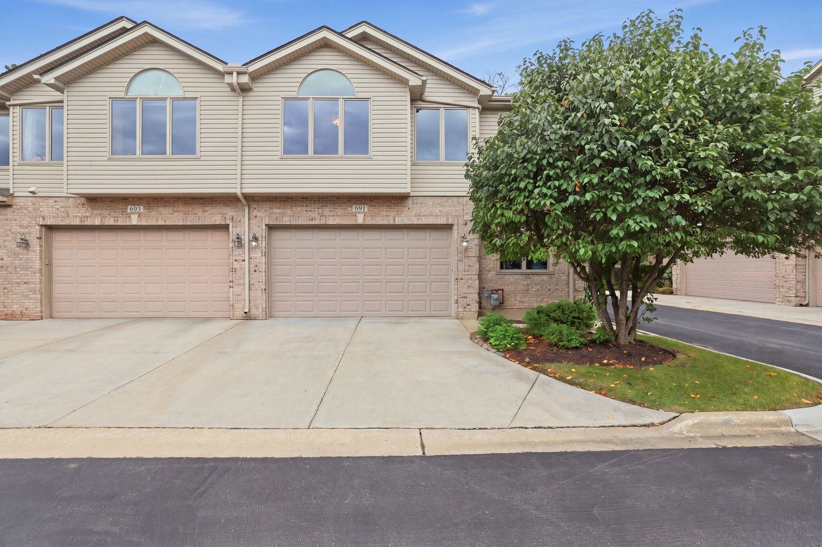 691 E Nerge Road, Roselle, IL 60172 — photo 2