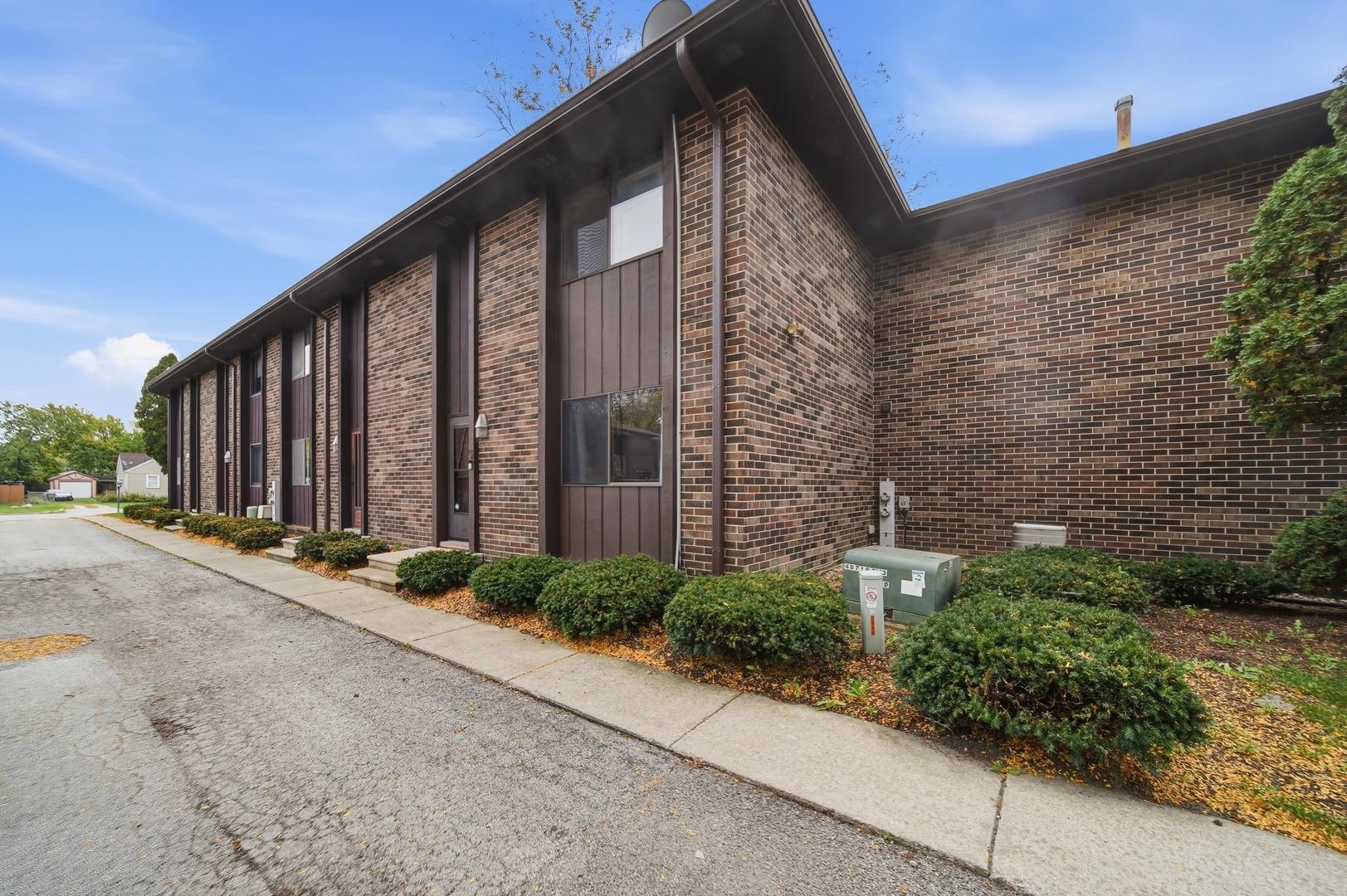 15804 Laramie Avenue Unit 5 — photo