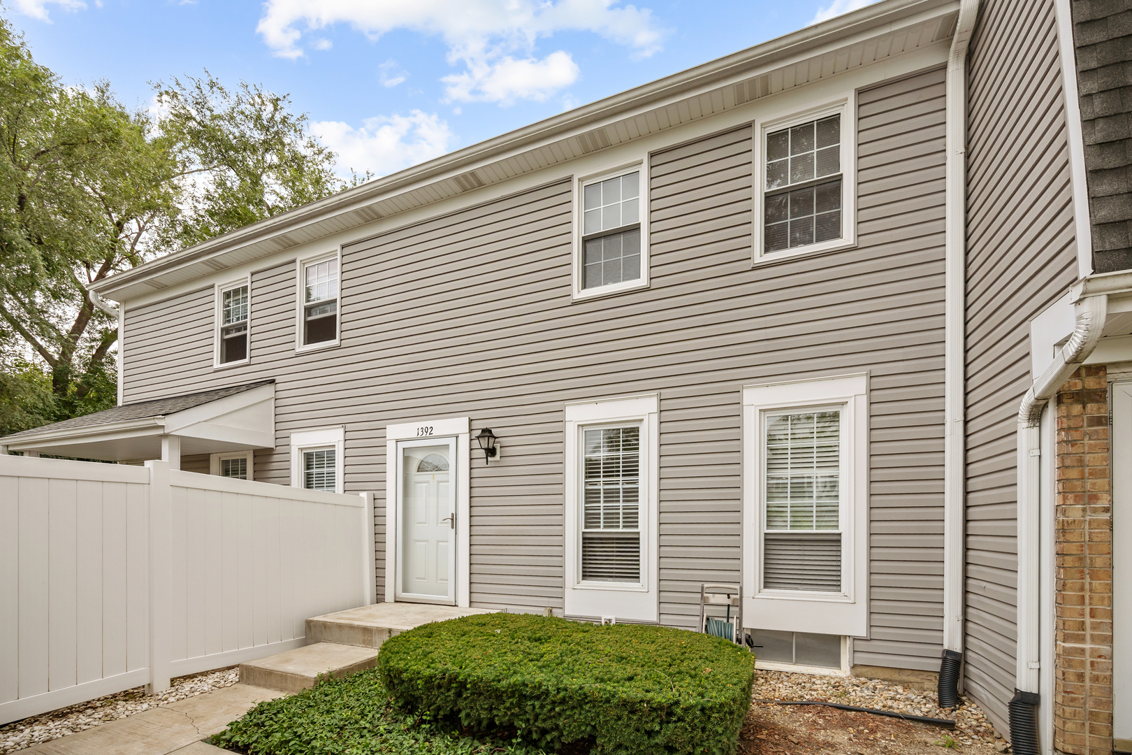 1392 Carriage Way — photo