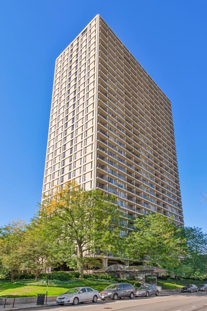 1960 N Lincoln Park West Avenue Unit 506 — photo