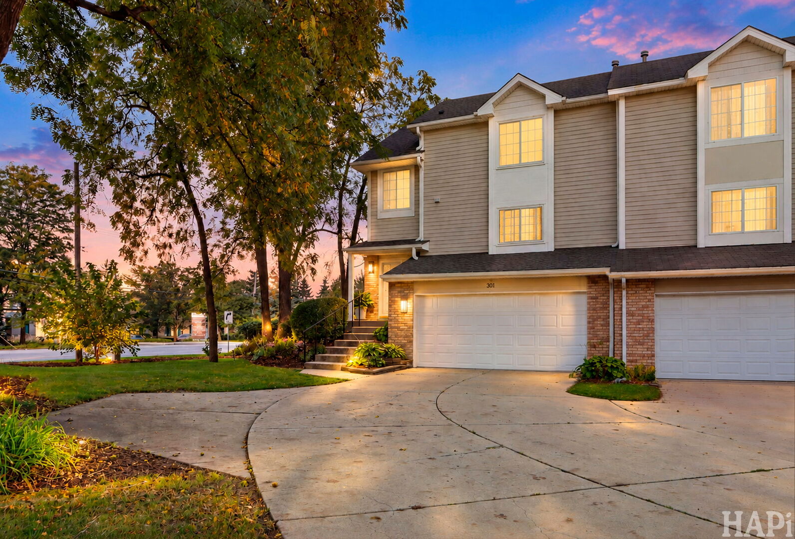 301 Stevens Court — photo