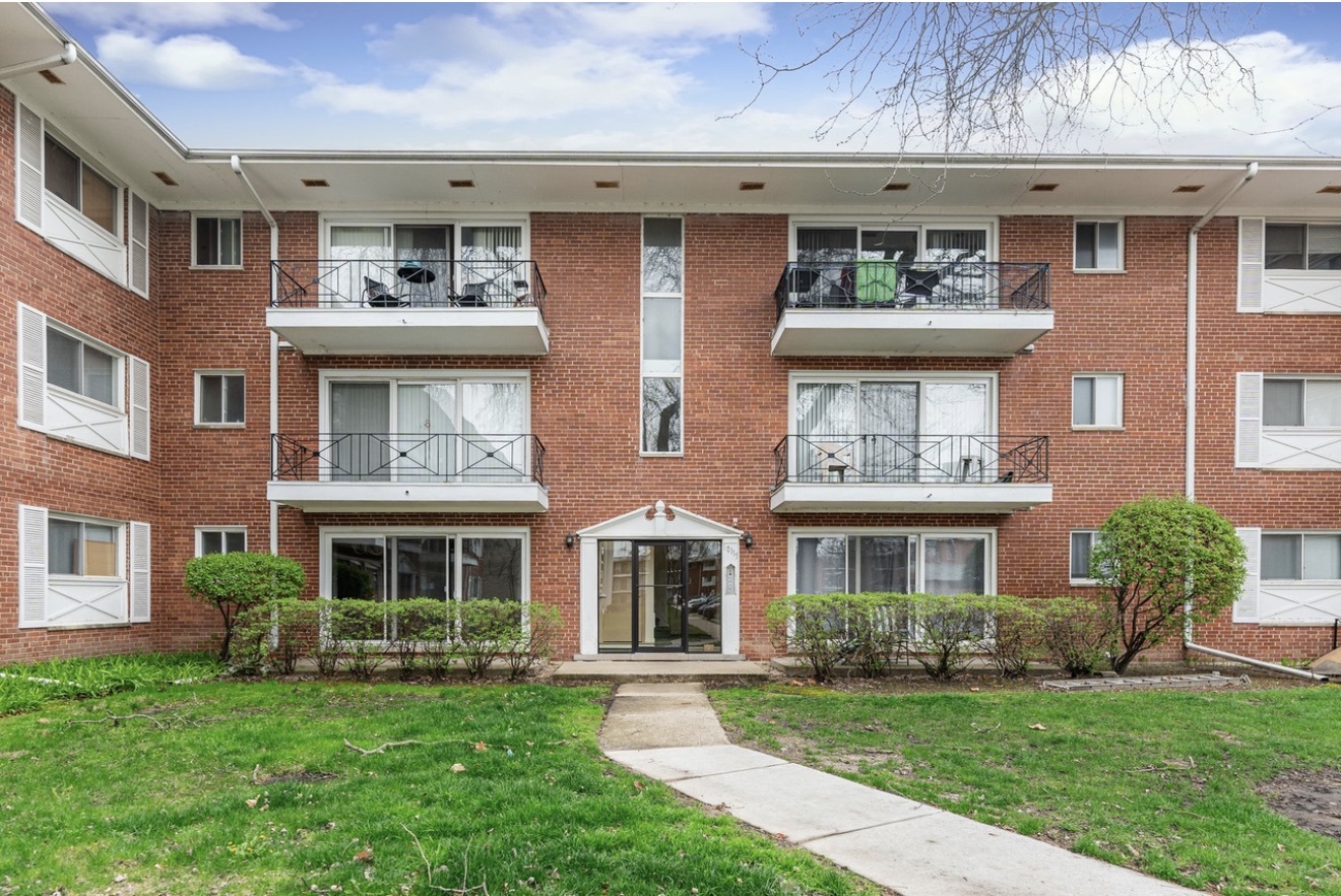 10115 Old Orchard Court Unit 102 — photo
