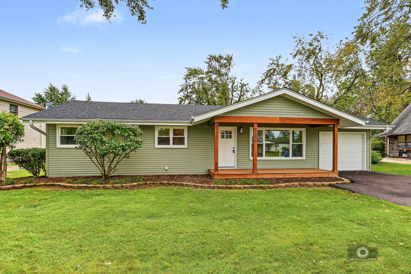 5639 W Wilson Street — photo