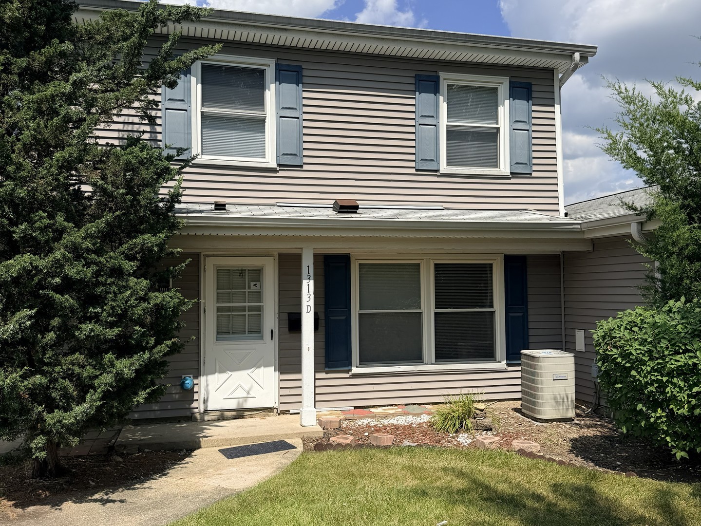 1313 Kingsbury Drive Unit D — photo