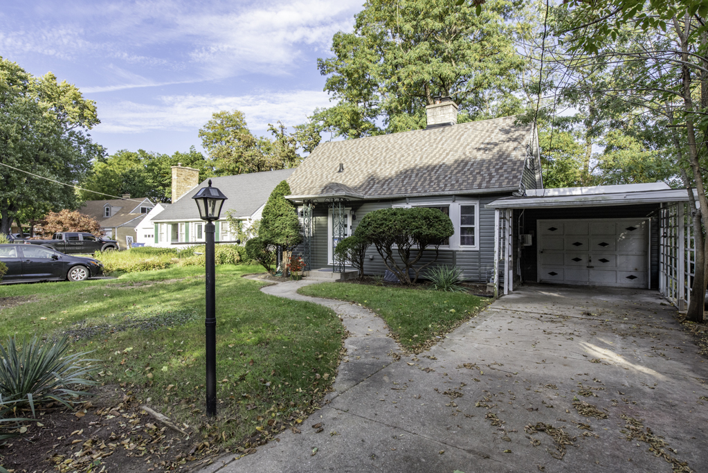 Home in Waukegan, IL 60085 — photo 2